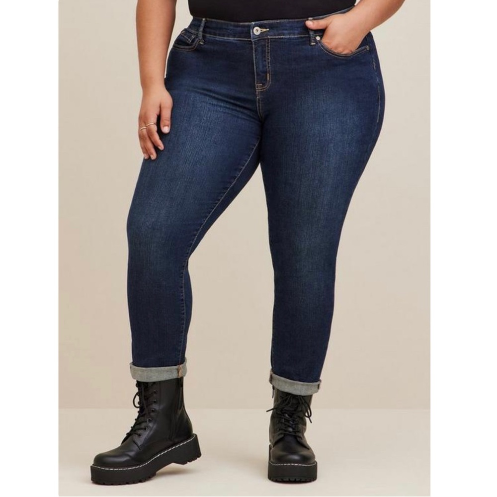 Torrid Mid Rise Boyfriend Jean 16 X-Short